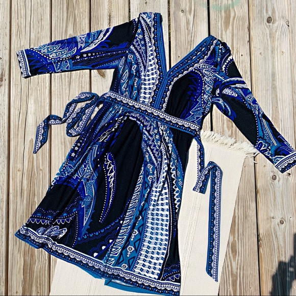 ECI Dresses & Skirts - ECI V-neck Tie Back Dress Boho Print